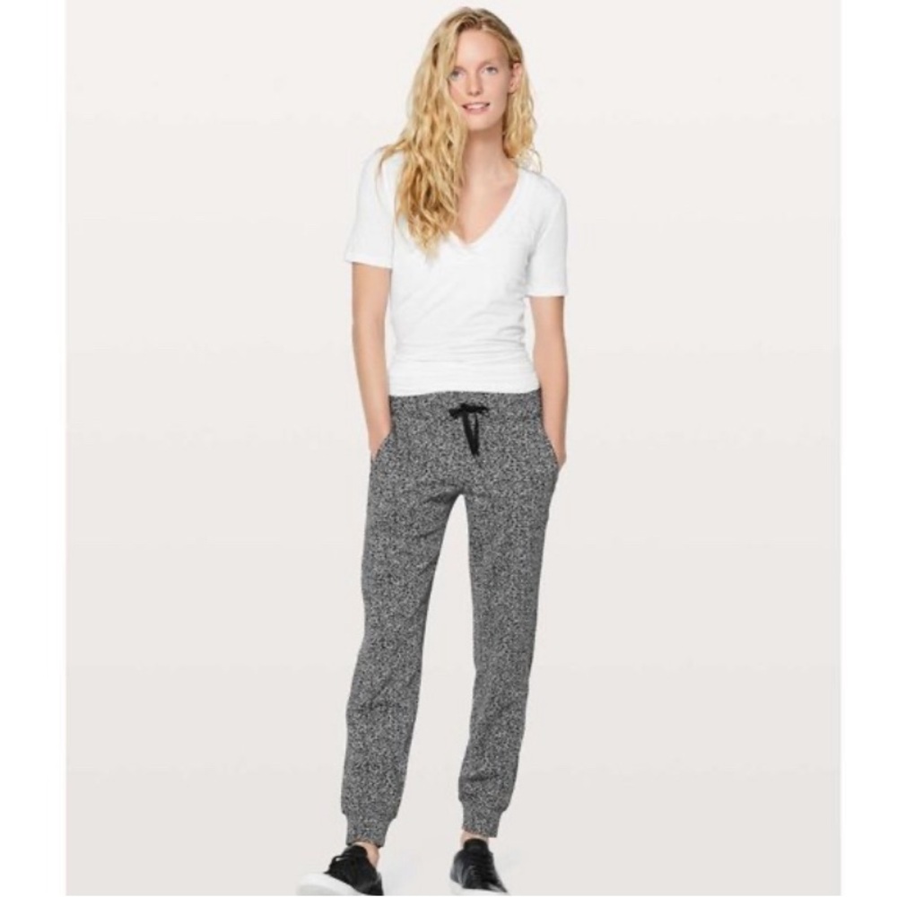 Lulu Reconnect Jacquard Black joggers